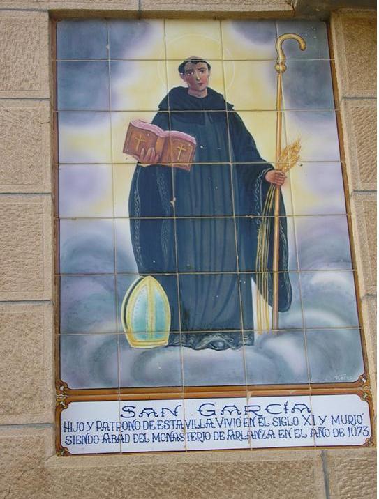 San García en azulejos de Manises en la Plaza Mayor de Quintanilla